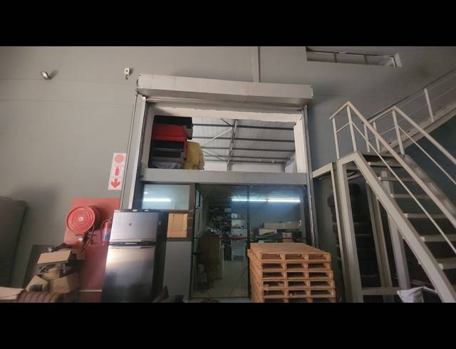 2,400M² WAREHOUSE FOR SALE IN NORTH BEACH